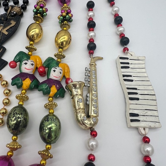 Lot of 29 Vintage Mardi Gras Beads Necklaces Endymion Tucks Zulu Jazz Centurions - Picture 4 of 15